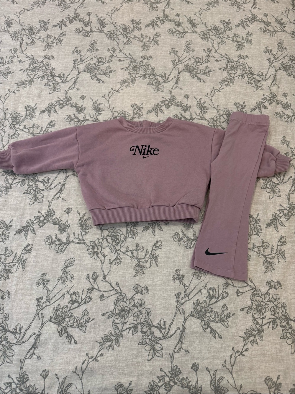 Nike Kids Mauve Sweatshirt & Joggers Set